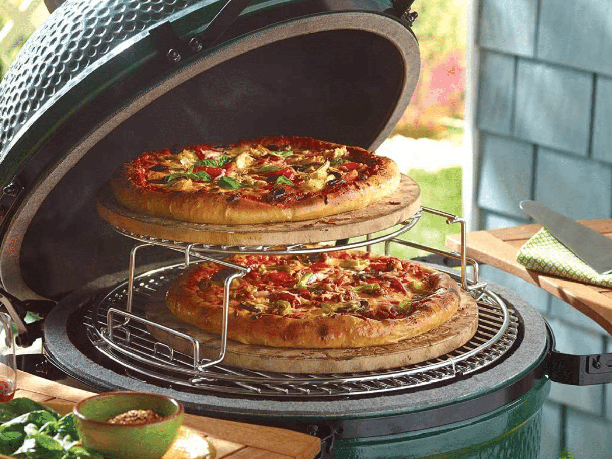 Big Green Egg Cook Pizza with Eggcessory